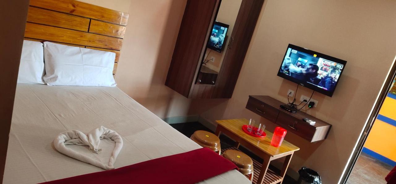 J J Residency Hotel ปอนดิเชอรี ภายนอก รูปภาพ